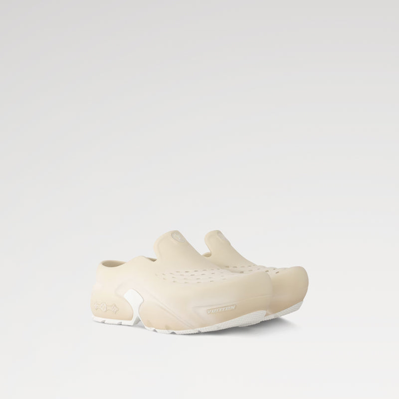 LOUIS VUITTON シャーク サンダル   Ref：1ADGMF