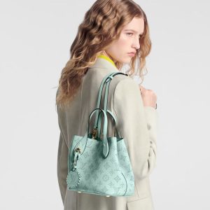 LOUIS VUITTON ブロッサムスモールバッグ  Ref:M24930